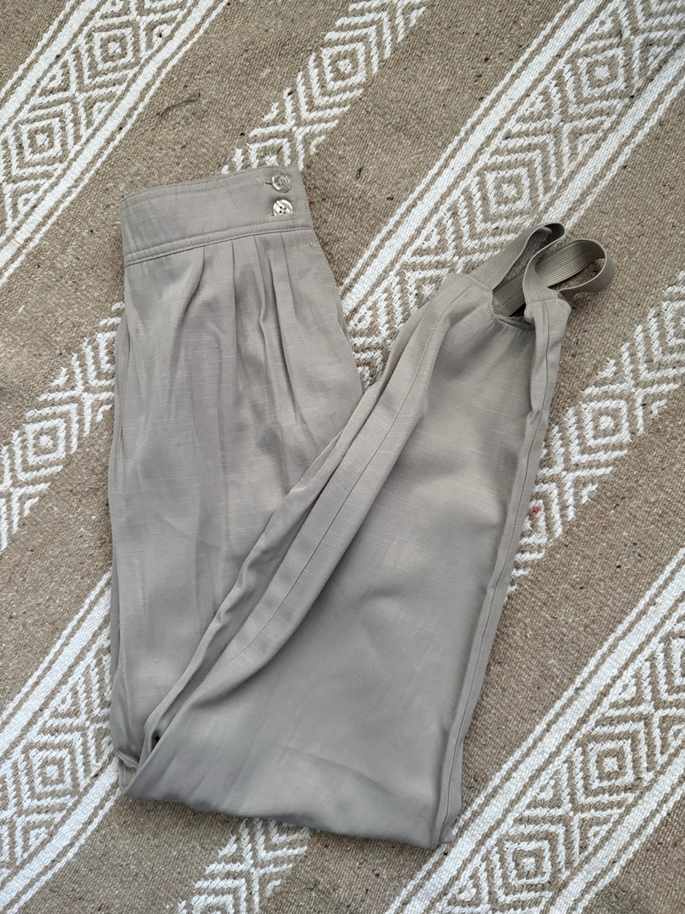 Vintage 80s Counterparts Stirrups Pleated Legging Pants Beige S/M EUC Cloudancer